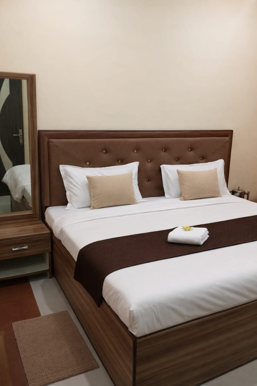 Hotel Shivoham Rooms — gallery image 7