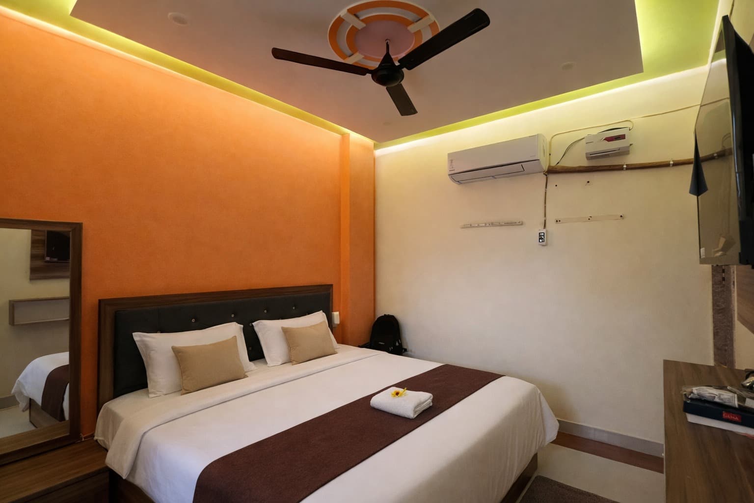 Hotel Shivoham Rooms — gallery image 11